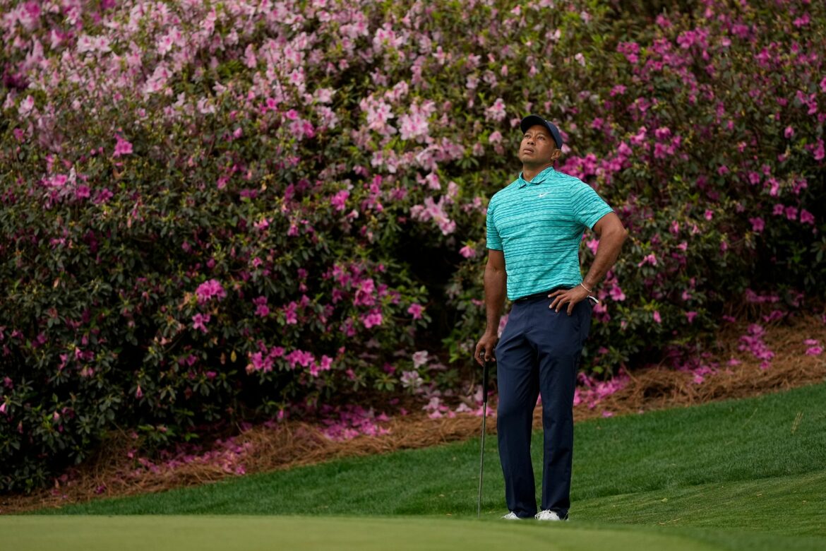 Woods kämpft sich beim Masters ins Wochenende